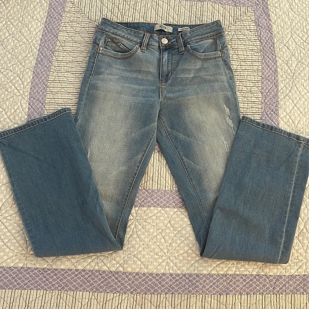 YMI Mid Rise bootcut Wannabettabutt ladies jeans! Vintage color and distressed!
